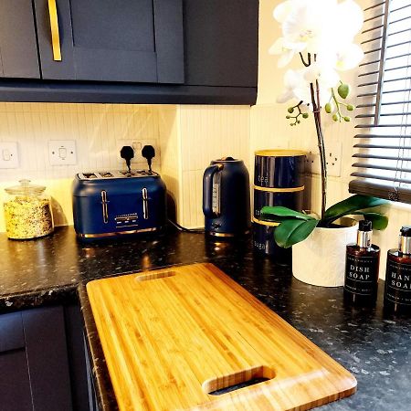 Home From Home 3 Bed,2 Bath House With Garden&Parking Near Centre&Tram Stop Шефилд Екстериор снимка