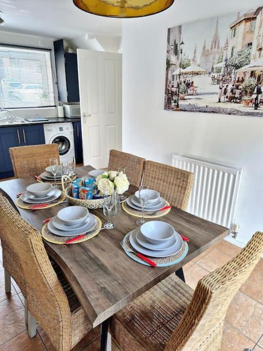Home From Home 3 Bed,2 Bath House With Garden&Parking Near Centre&Tram Stop Шефилд Екстериор снимка