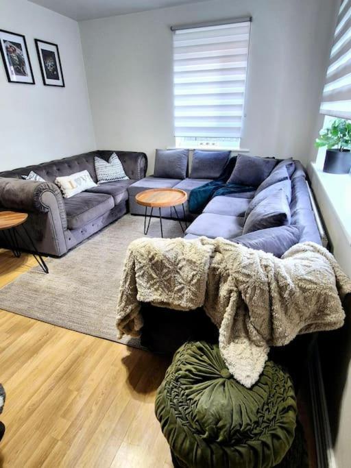 Home From Home 3 Bed,2 Bath House With Garden&Parking Near Centre&Tram Stop Шефилд Екстериор снимка